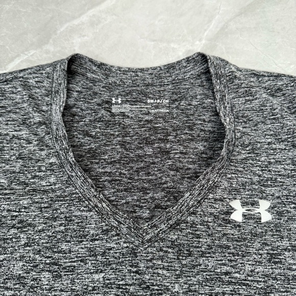 Women’s Under Armour Twist Tech Heat Gear V-Neck Short Sleeve Shirt Small - Picture 6 of 15